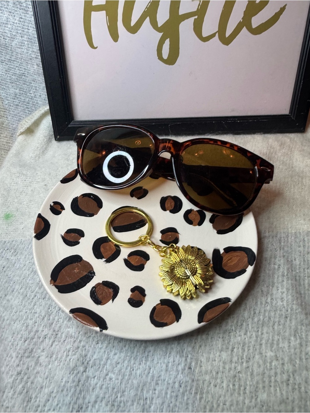 Trinket tray pick 1 - Picture 2 of 3